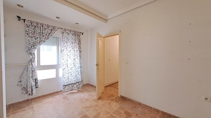 Image No.26-5 Bed Apartment for sale