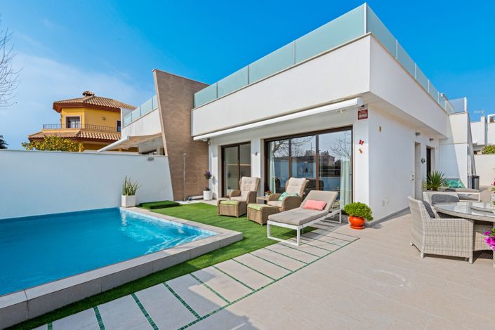 Image No.1-3 Bed Villa for sale