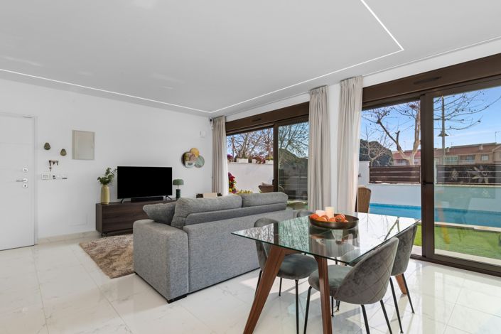 Image No.2-Villa de 3 chambres à vendre à Pilar de la Horadada