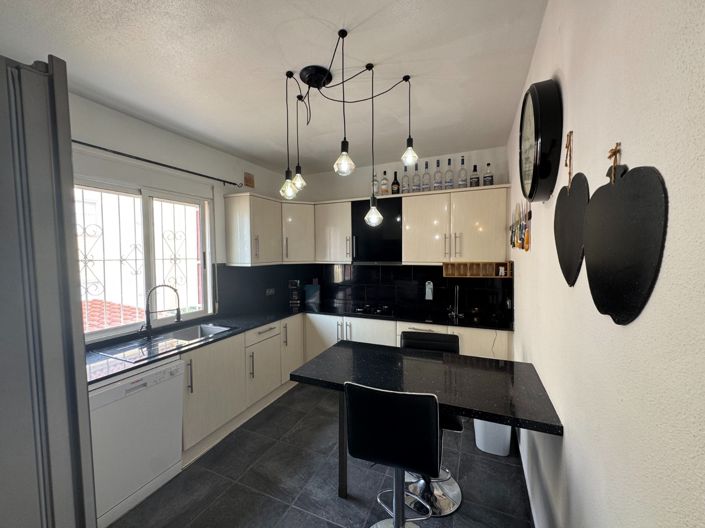 Image No.18-4 Bed Apartment for sale