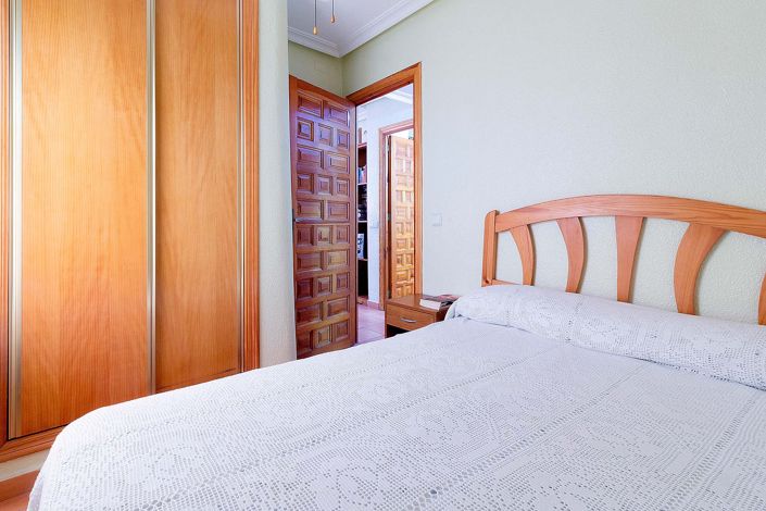 Image No.12-3 Bed Bungalow for sale