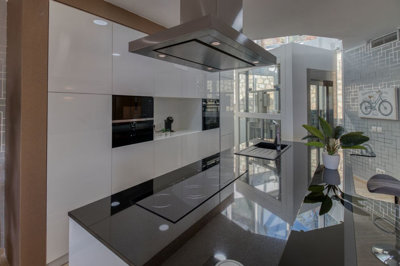 10-bb915d1cb19341576dcdc994b81ab9c5