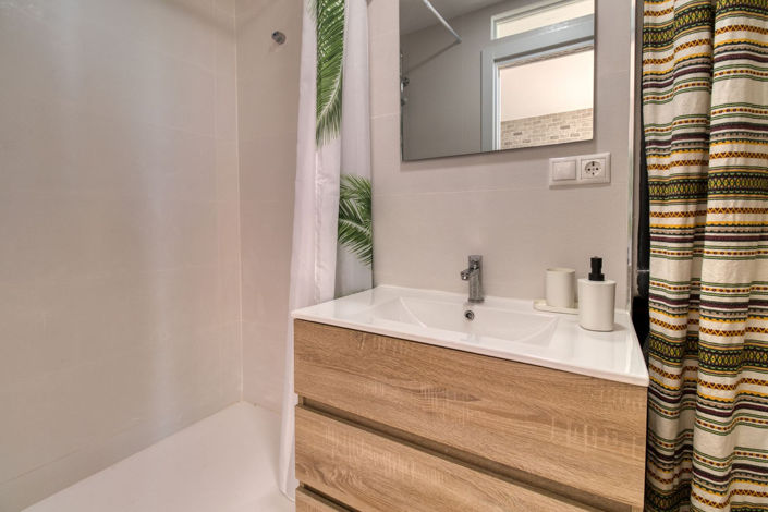 Image No.28-5 Bed Villa for sale