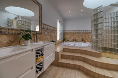 8-e64a9055bba3e77ac8aca3b893cdf826