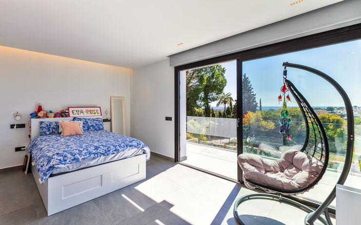 Image No.14-6 Bed Townhouse for sale