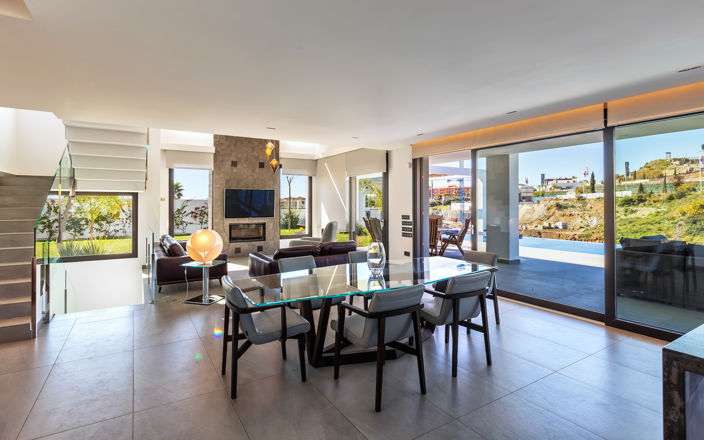 Image No.8-6 Bed Townhouse for sale