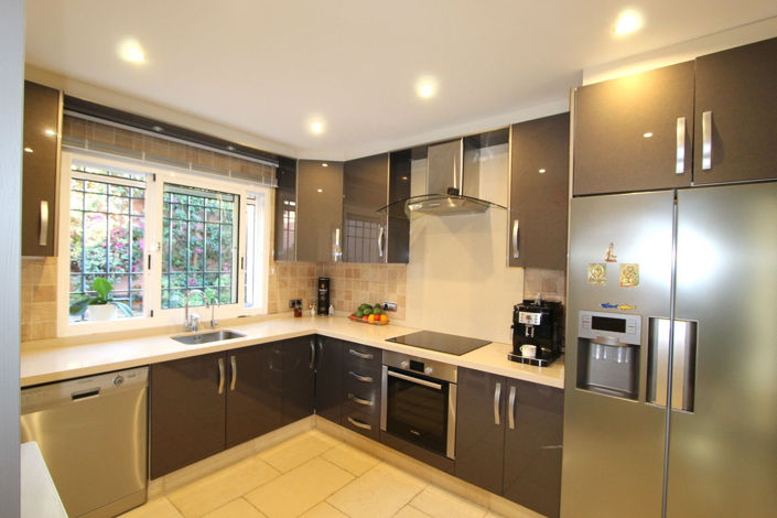 Image No.10-4 Bed Townhouse for sale