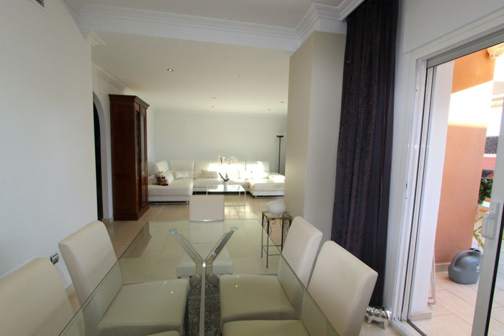 Image No.12-4 Bed Townhouse for sale