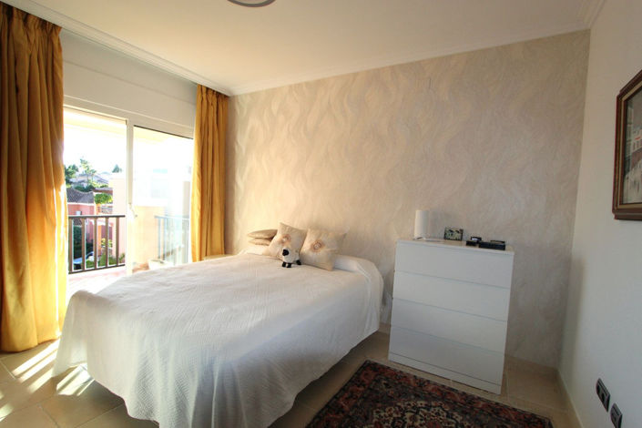 Image No.24-4 Bed Townhouse for sale