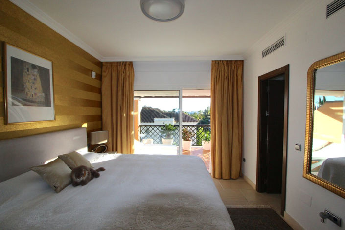 Image No.32-4 Bed Townhouse for sale