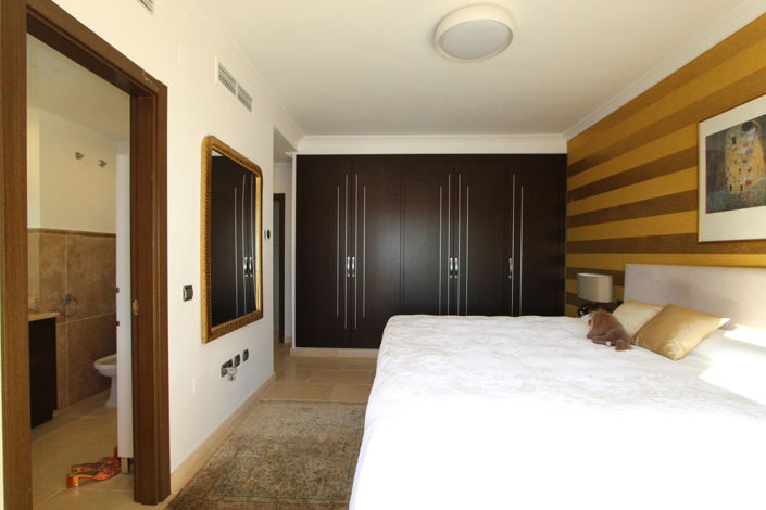 Image No.33-4 Bed Townhouse for sale