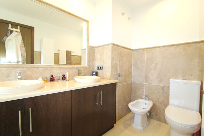 Image No.36-4 Bed Townhouse for sale