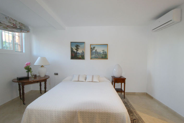 Image No.47-4 Bed Townhouse for sale