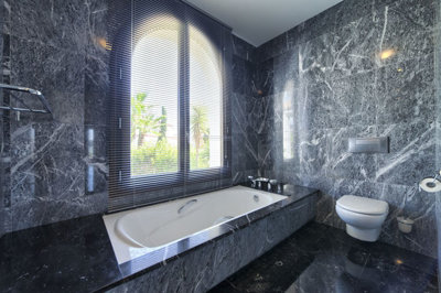 7-aa4cc561180b369757c0bb4af9886cd3