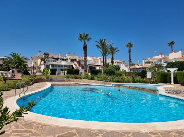 Image No.1-Appartement de 2 chambres à vendre à Torrevieja