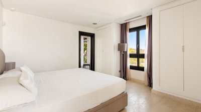 11-20939a0134ad724a8cb2a801094d15a4