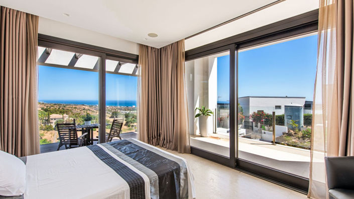 Image No.2-5 Bed Villa for sale