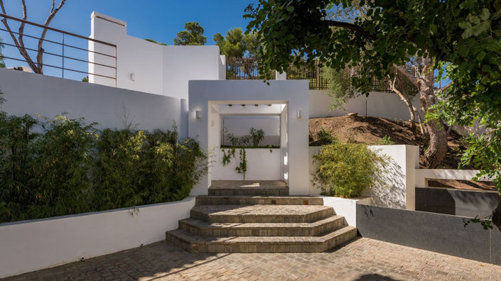 Image No.21-5 Bed Townhouse for sale