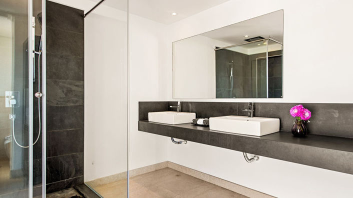 Image No.42-5 Bed Villa for sale