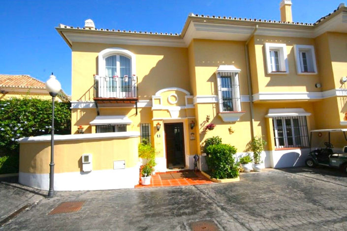 Image No.1-Maison de ville de 3 chambres à vendre à Elviria