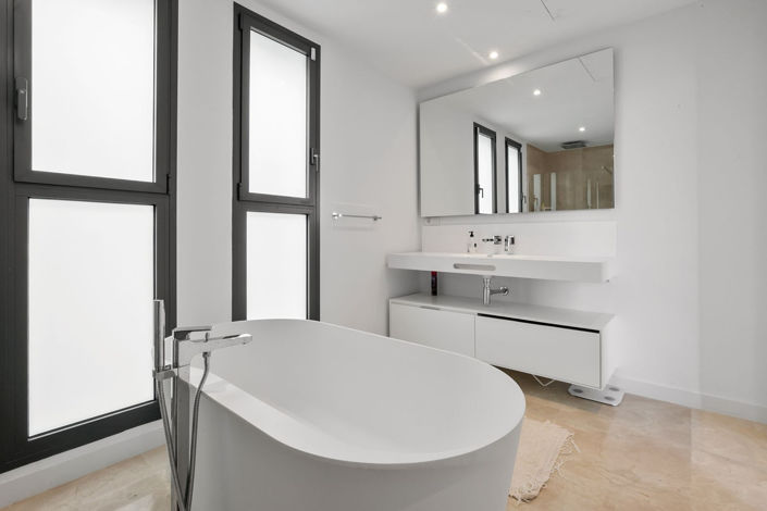 Image No.11-6 Bed Villa for sale