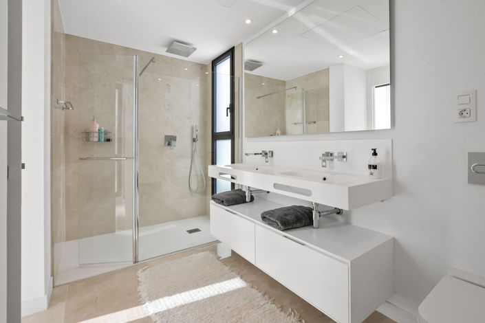 Image No.18-6 Bed Villa for sale