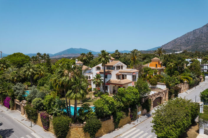 Image No.1-5 Bed Villa for sale