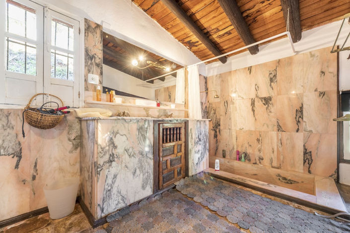 Image No.10-5 Bed Villa for sale