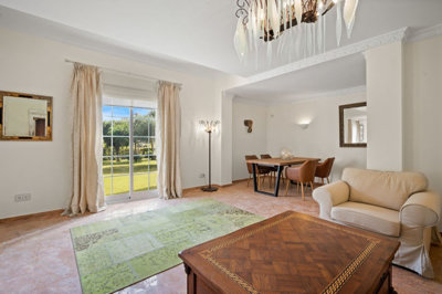 10-bb915d1cb19341576dcdc994b81ab9c5