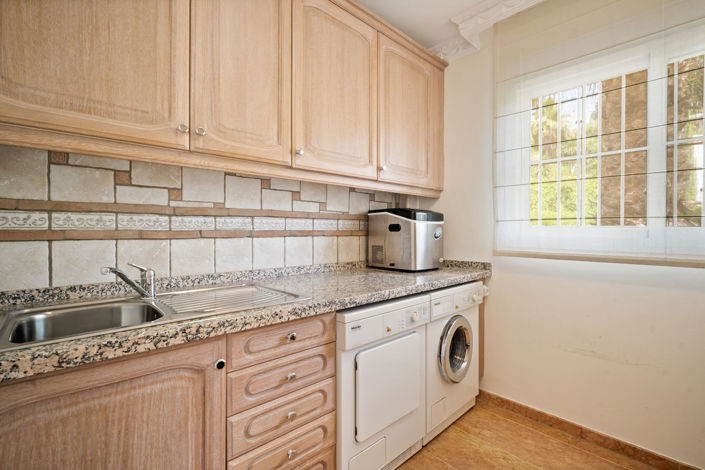 Image No.16-6 Bed Villa for sale