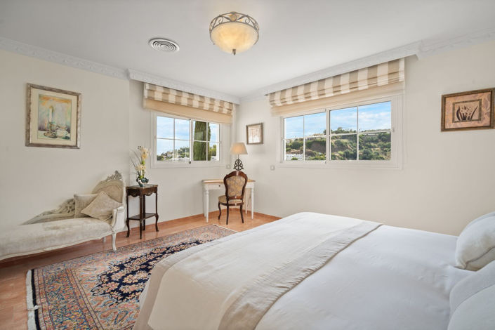 Image No.25-6 Bed Villa for sale