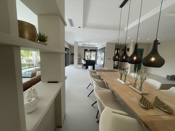 Image No.11-7 Bed Villa for sale