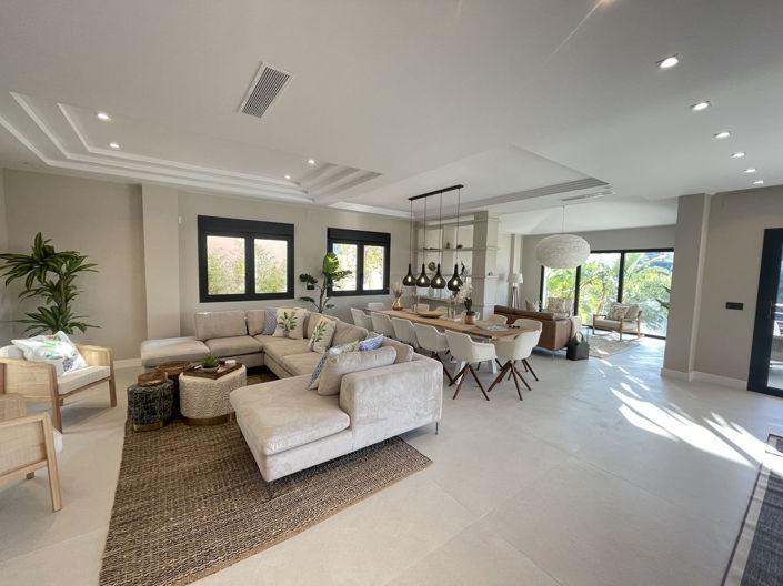 Image No.2-7 Bed Villa for sale