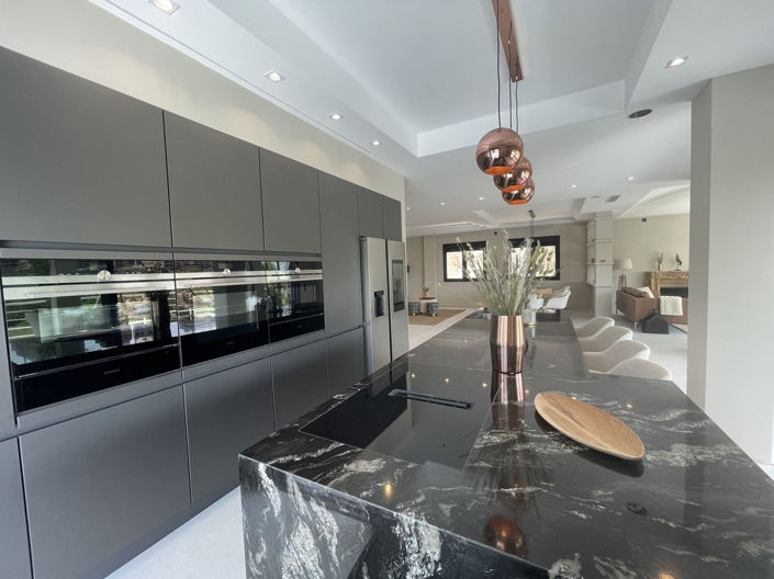 Image No.4-7 Bed Villa for sale