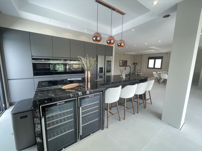 Image No.5-7 Bed Villa for sale