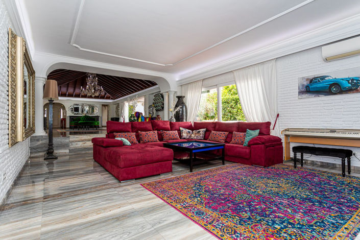 Image No.20-8 Bed Villa for sale