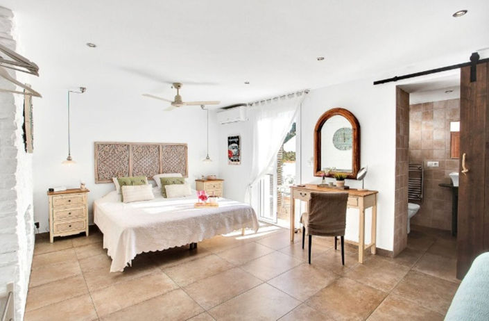 Image No.48-Villa de 6 chambres à vendre à Marbesa