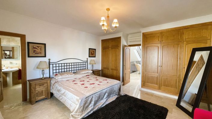 Image No.13-4 Bed Villa for sale