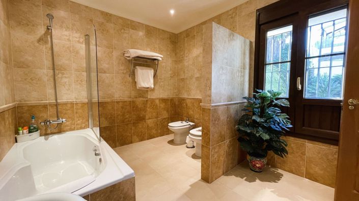 Image No.20-4 Bed Villa for sale