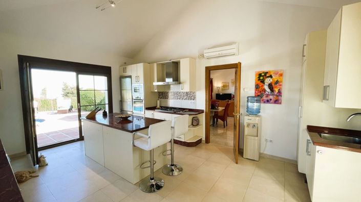 Image No.7-4 Bed Villa for sale