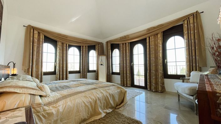 Image No.9-4 Bed Villa for sale