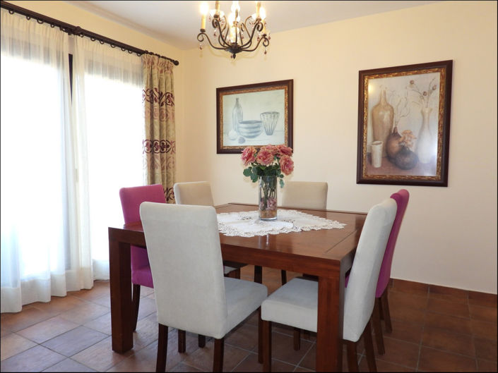 Image No.5-5 Bed Townhouse for sale