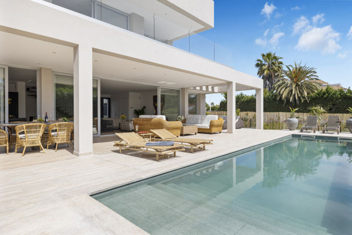 Image No.1-5 Bed Villa for sale