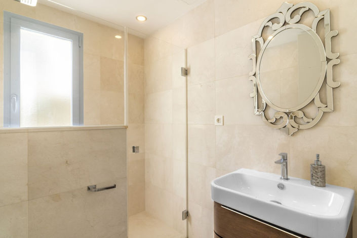 Image No.30-5 Bed Villa for sale