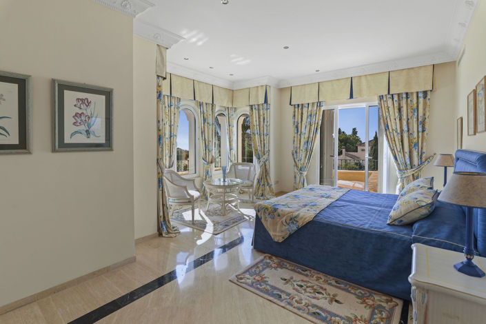 Image No.36-5 Bed Villa for sale