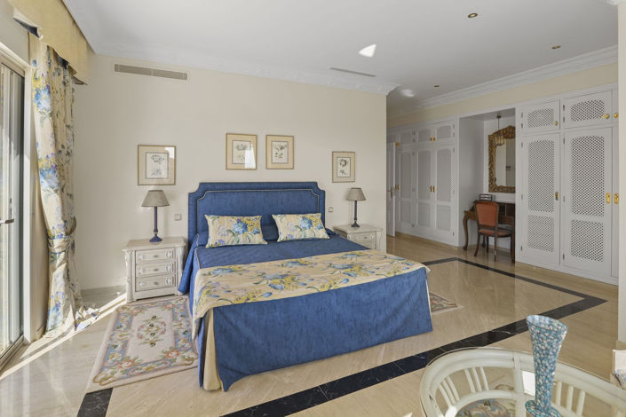 Image No.37-5 Bed Villa for sale