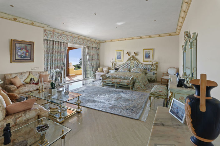 Image No.40-5 Bed Villa for sale