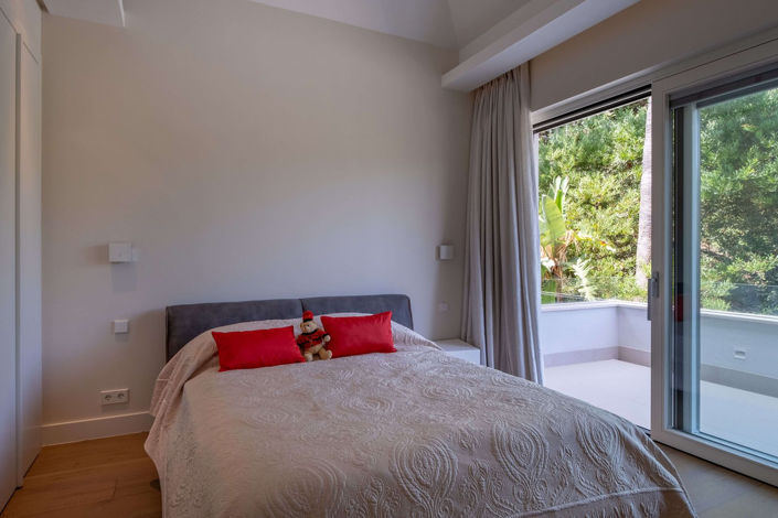 Image No.9-5 Bed Villa for sale