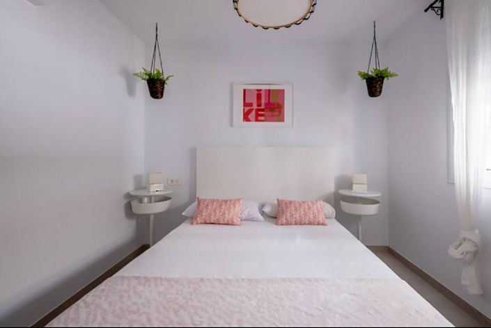 Image No.12-6 Bed Townhouse for sale