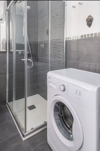 Image No.6-6 Bed Townhouse for sale